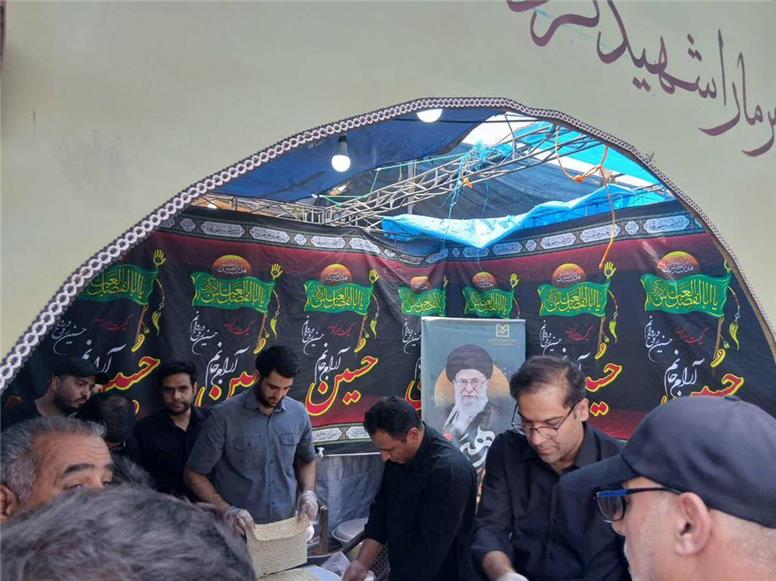 حضور مدیران و کارکنان بانک صنعت و معدن استان قم در آیین تشییع رهبر شهید