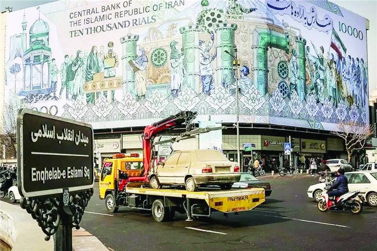 در هنگام محاصره دریایی را بررسی می کند