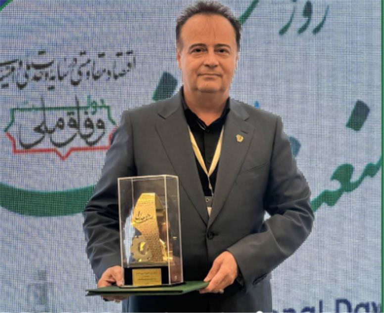 تجلیل از لوله گستر اسفراین به عنوان صنعت برتر کشور