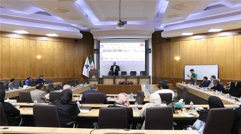 اولین نشست تخصصی سرمایه گذاری و توسعه فرآورده های طبیعی با موضوع ” فرآورده های طبیعی ، افق های نوین سرمایه گذاری“ برگزار شد
