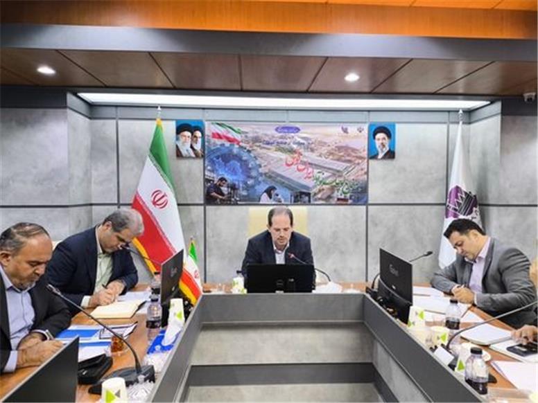 تأکید معاون وزیر صمت بر شبکه‌سازی صنایع و هوشمندسازی شهرک‌های صنعتی/ واگذاری اراضی باید مبتنی بر مزیت‌های منطقه‌ای و توسعه شهرک‌های تخصصی باشد