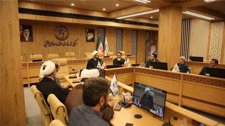 نقش آفرینی راهبردی مدیرعامل بیمه البرز در توسعه بازار این شرکت؛ امضای تفاهم نامه و قرارداد کلان بیمه ای با مرکز خدمات حوزه های علمیه کشور