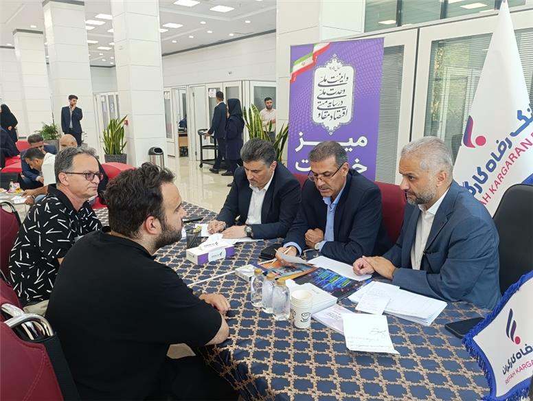 گفت‌وگوی بی‌واسطه مدیران عالی بانک رفاه کارگران با مردم در هفته دولت