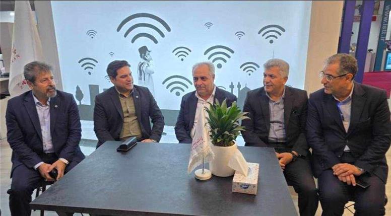 دیدار و گفت‌وگوی استاندار آذربایجان شرقی با مدیرعامل پست‌بانک ایران در نمایشگاه روستا و عشایر