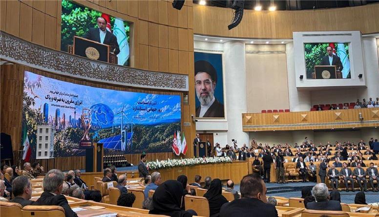 فرزانه انصاری: تحول استانداردسازی با تصویب سند ملی وارد مرحله تازه‌ای شد