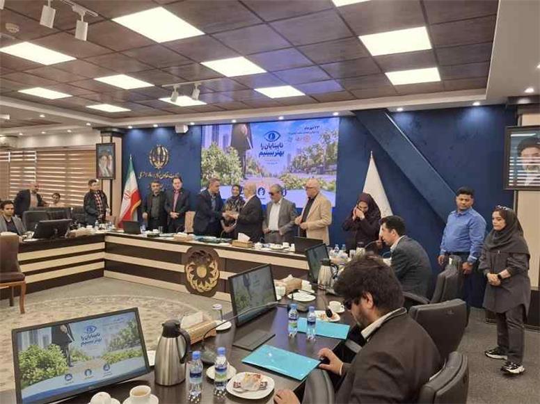 الگویی شایسته در حمایت از روشندلان/ تقدیر رئیس سازمان بهزیستی و انجمن نابینایان از رویکرد انسان‌دوستانه بانک مسکن در روز عصای سفید