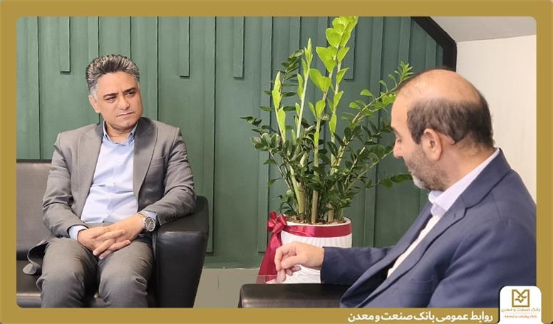 نماینده مردم نجف آباد در مجلس: بانک صنعت و معدن در حمایت از تولید و توسعه اشتغال در استان اصفهان نقش موثری دارد