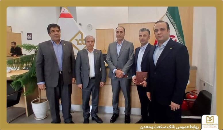 علی نوروزی به عنوان سرپرست جدید شعبه شهید بهشتی ابهر بانک صنعت و معدن معرفی شد