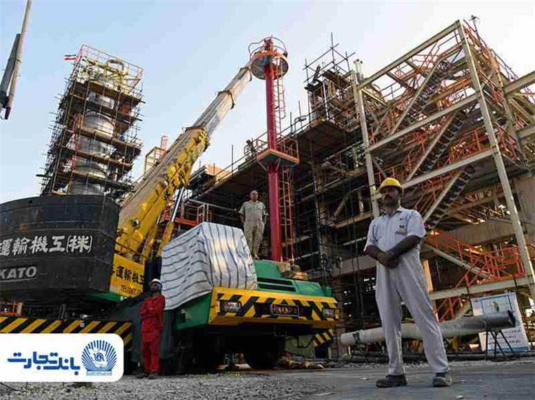 همراهی مدیرعامل بانک تجارت با سرپرست وزارت نفت در بازدید از بازسازی تأسیسات فازهای ۴و۵ پارس جنوبی