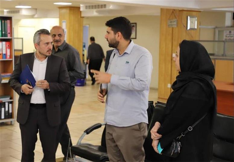 بازدید سر زده معاون نظارت بیمه مرکزی از شعبه مطهری بیمه ایران