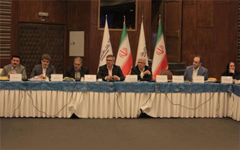 ارائه مدل‌های تلفیقی برای افزایش پرداخت‌های اعتباری به فعالان اقتصادی