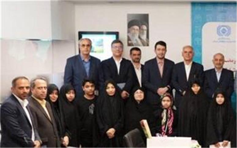 بیمه دی از ارکان خدمت‌رسانی صنعت بیمه به خانواده شهدا و ایثارگران است