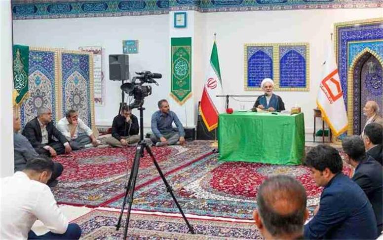 اسلام، کامل‌ترین آیین الهی و مسیر رستگاری بشریت/ برگزاری جلسه در محضر قرآن در بانک مسکن