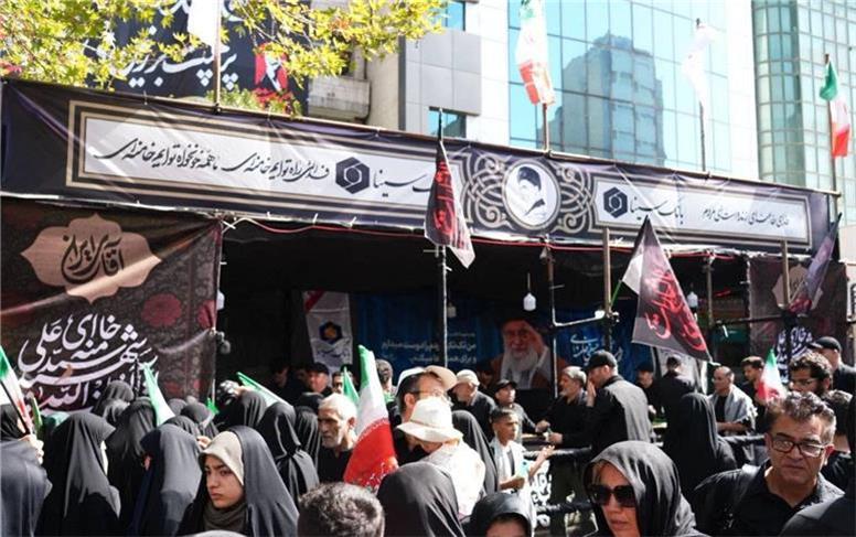 تداوم خدمت‌رسانی بانک سینا به عزاداران در دومین روز آیین وداع با رهبر شهید انقلاب
