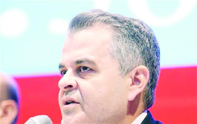 بانک گردشگری با ارائه خدمات بانکی 
و توزیع ملزومات سفر همراه زائران اربعین است