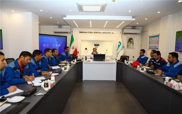 نشست هم‌افزایی و تبیین استانداردهای نظارتی HSE
