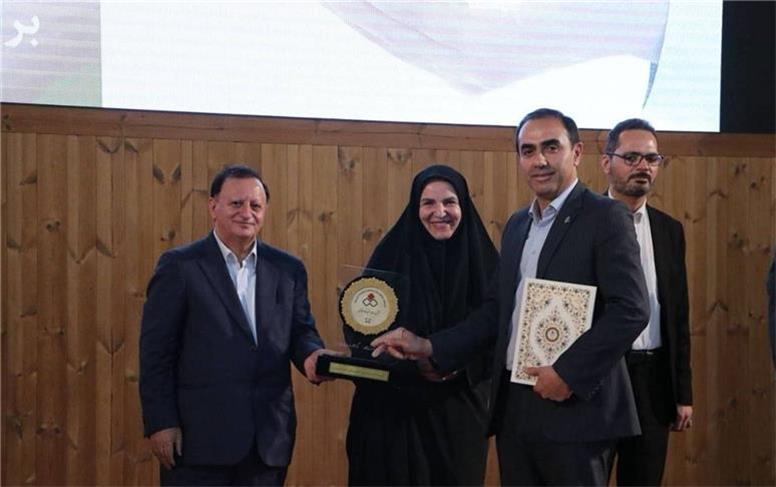 بیمه ایران نشان عالی مسئولیت اجتماعی را دریافت کرد