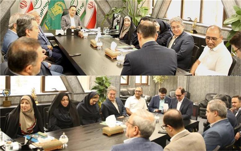 تجلیل مدیرعامل بیمه البرز از پزشکان معتمد به مناسبت روز پزشک
