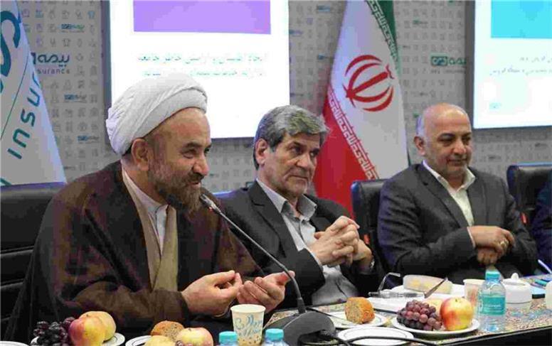 با حضور خانواده دو شهید دانش آموز میناب ”دی نامیت “ بیمه دی رونمایی شد / امکان خرید و فروش بدون تعطیلی
