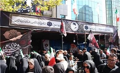 تداوم خدمت‌رسانی بانک سینا به عزاداران در دومین روز آیین وداع با رهبر شهید انقلاب